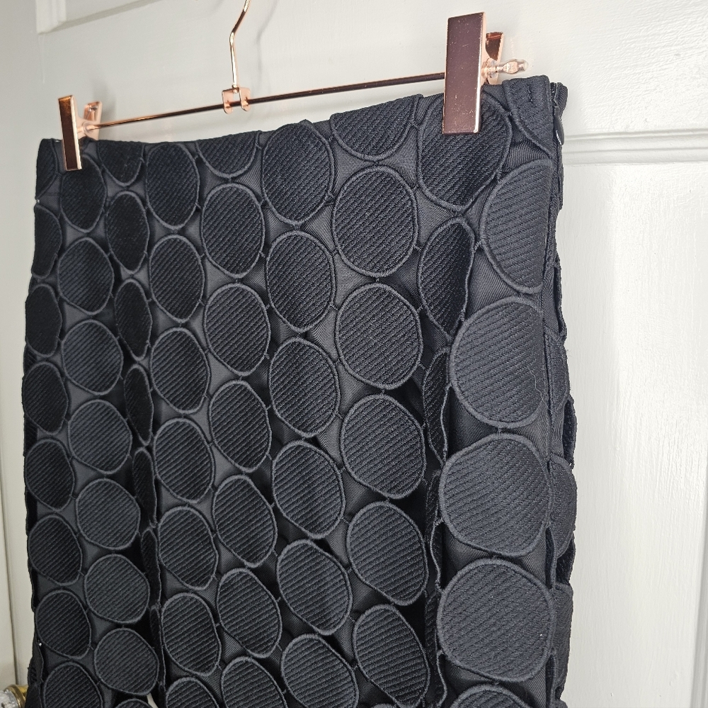 Commense Laser Cut Multi Circle Double Layered Skirt - Picture 4 of 11